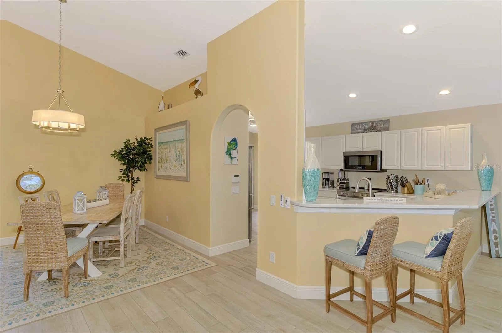 320 BERMUDA CT