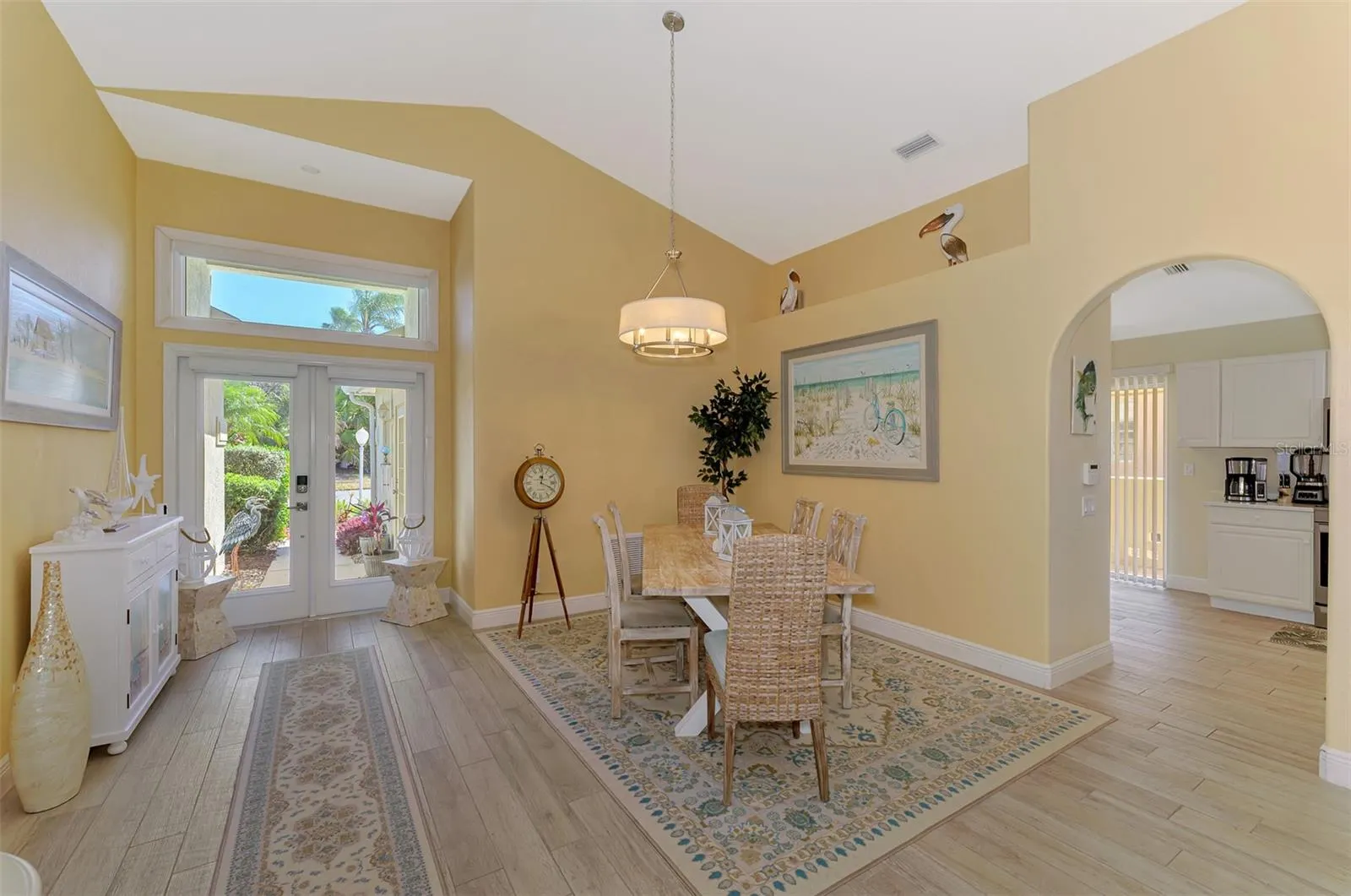 320 BERMUDA CT