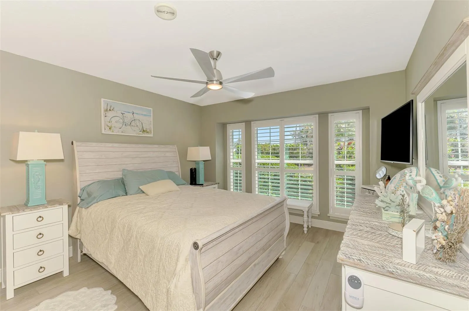 320 BERMUDA CT