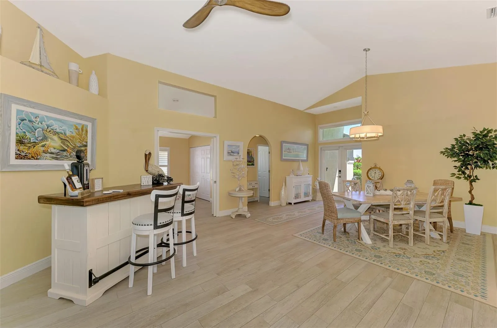 320 BERMUDA CT