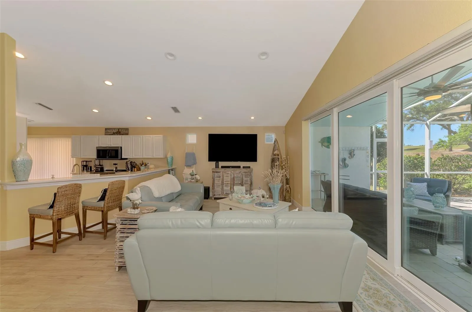 320 BERMUDA CT