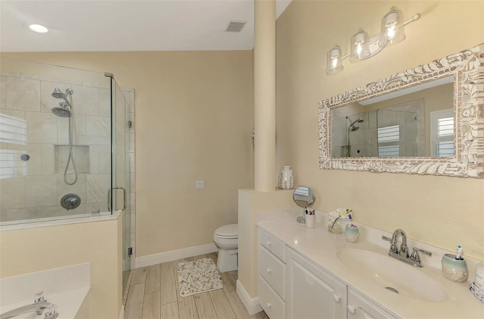 320 BERMUDA CT