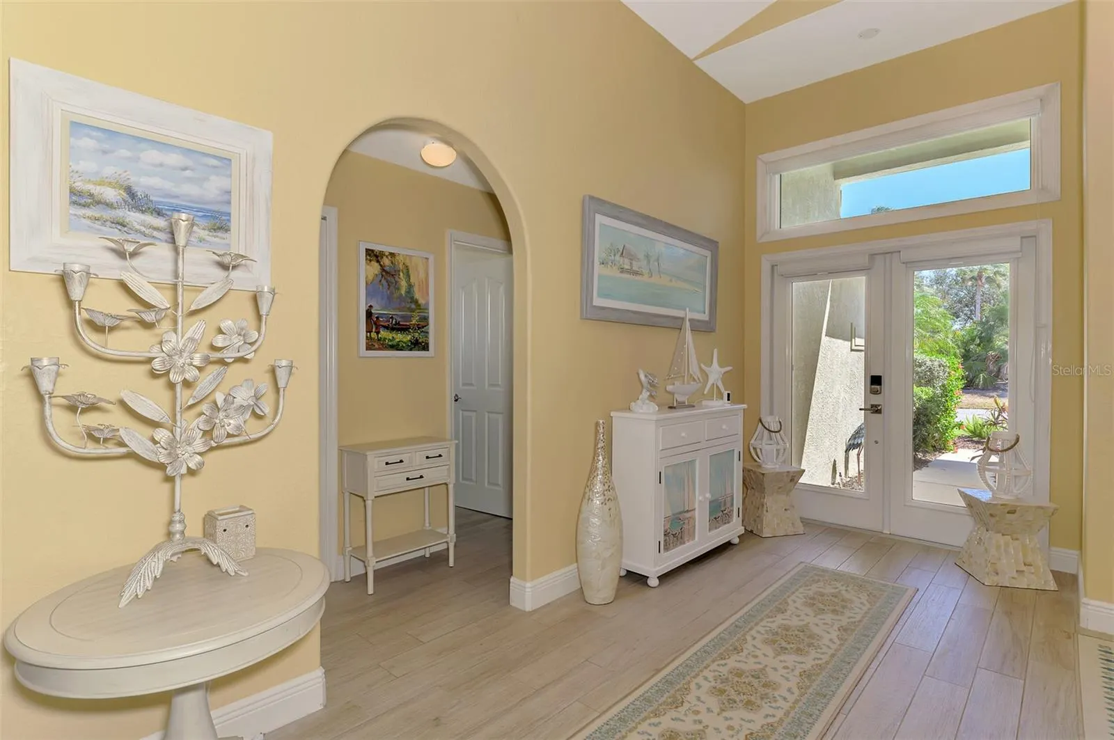 320 BERMUDA CT