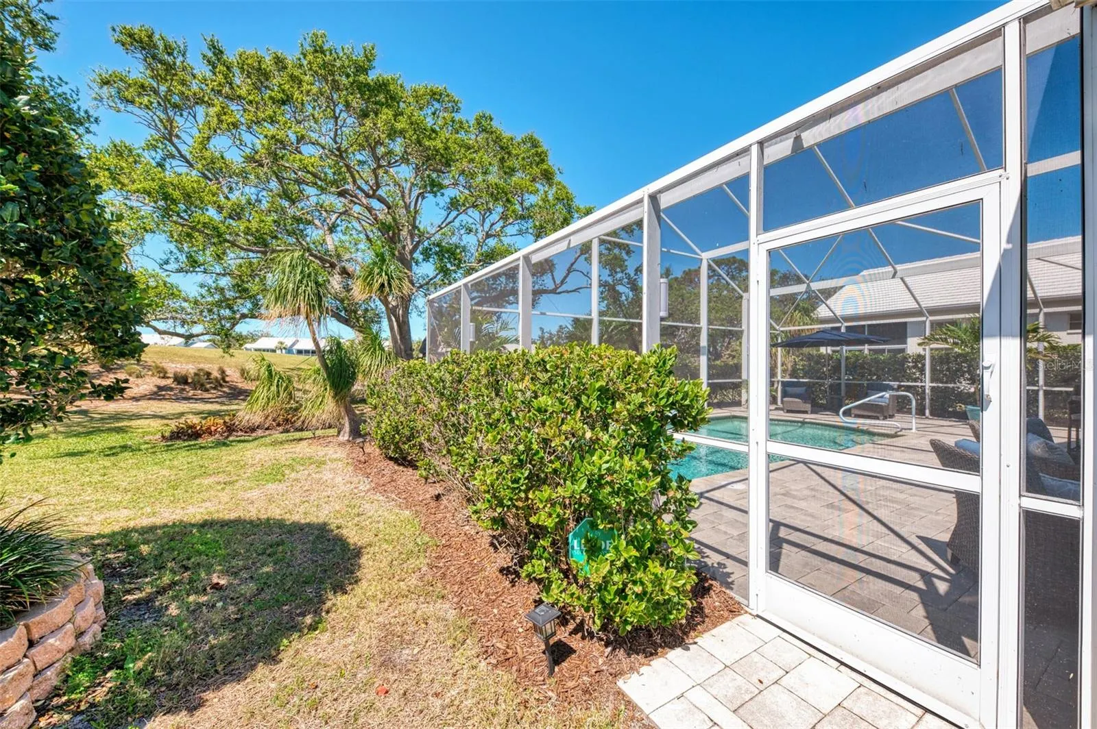 320 BERMUDA CT