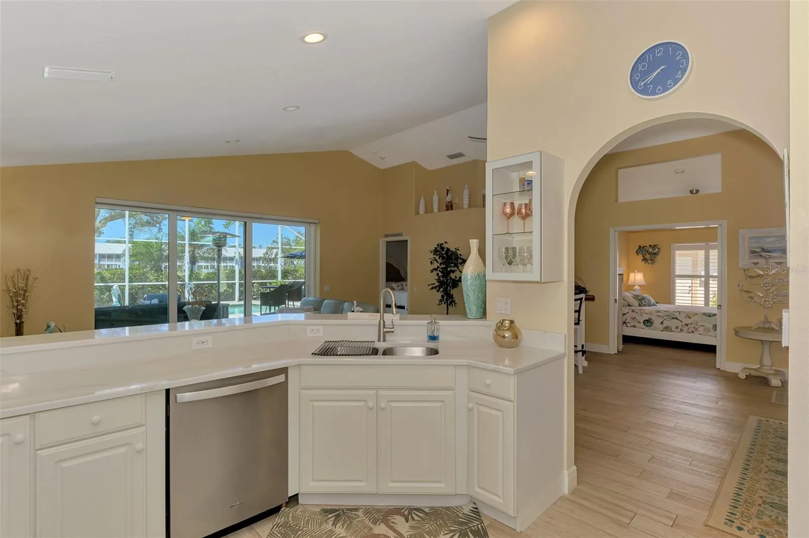 320 BERMUDA CT