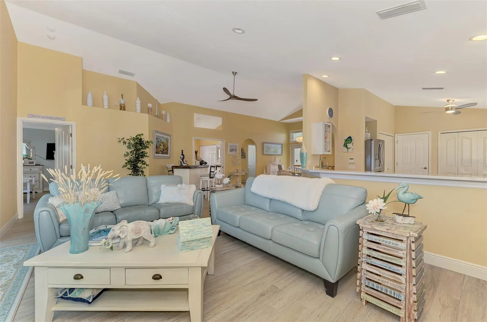 320 BERMUDA CT