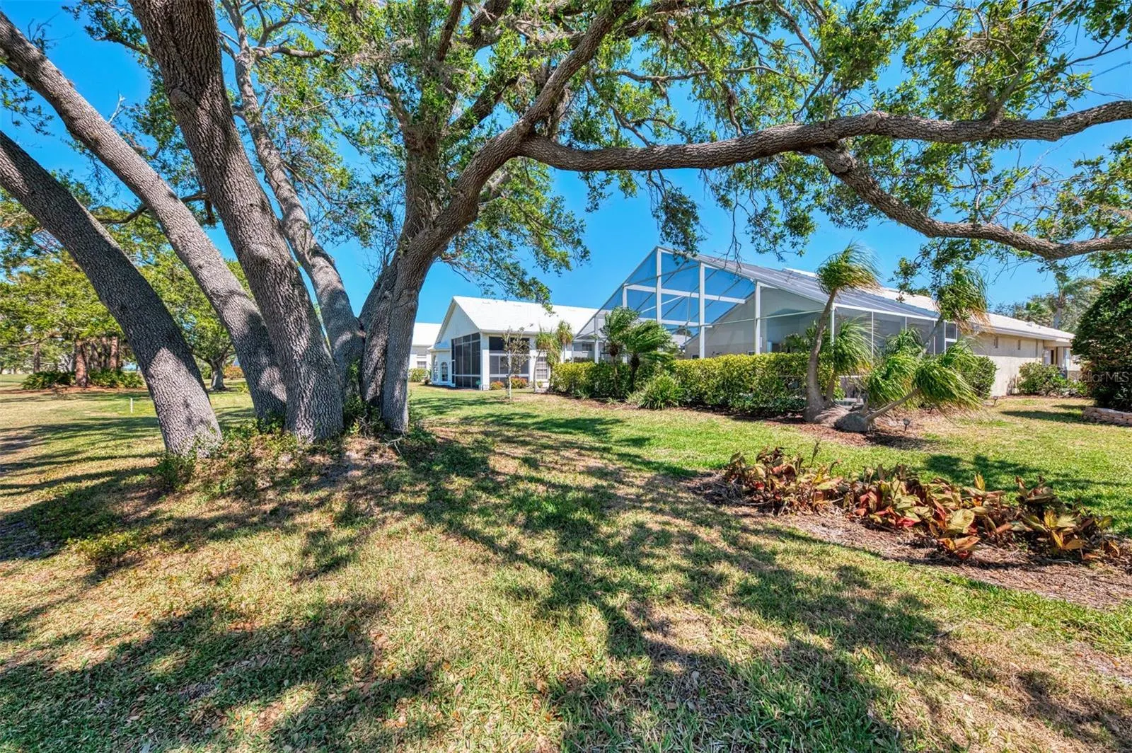 320 BERMUDA CT