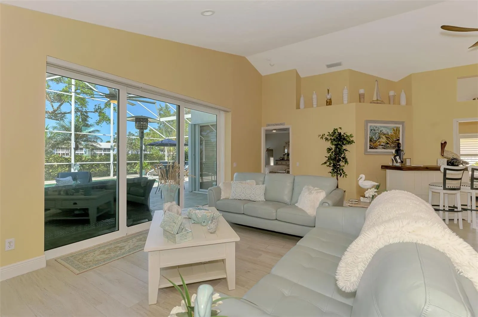 320 BERMUDA CT