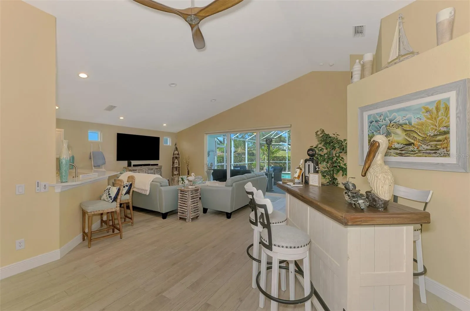 320 BERMUDA CT