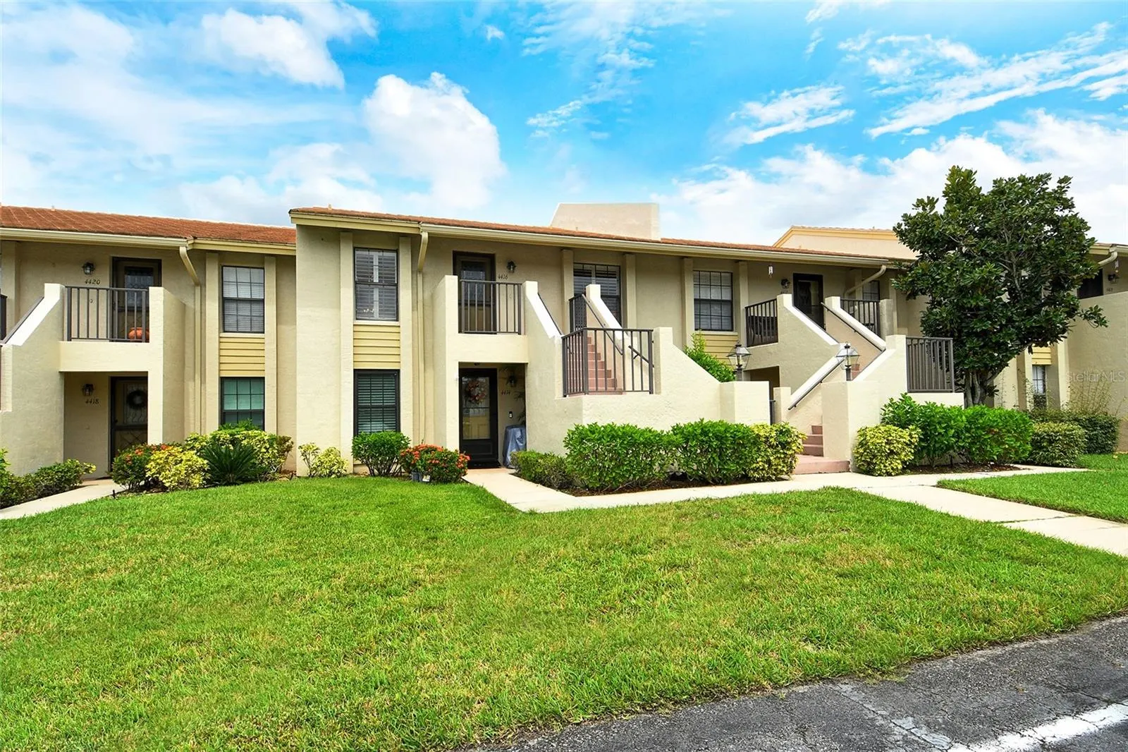 4416 WEYBRIDGE #90, #90