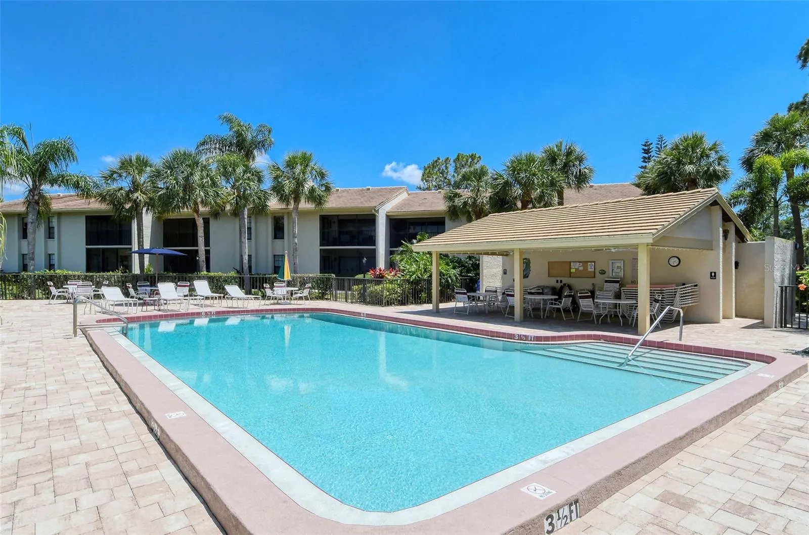4416 WEYBRIDGE #90, #90