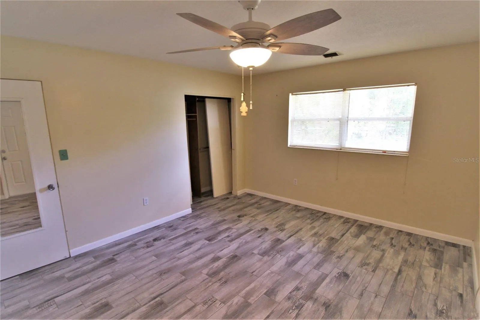 1935 EDGEWATER DR #1935, #1935