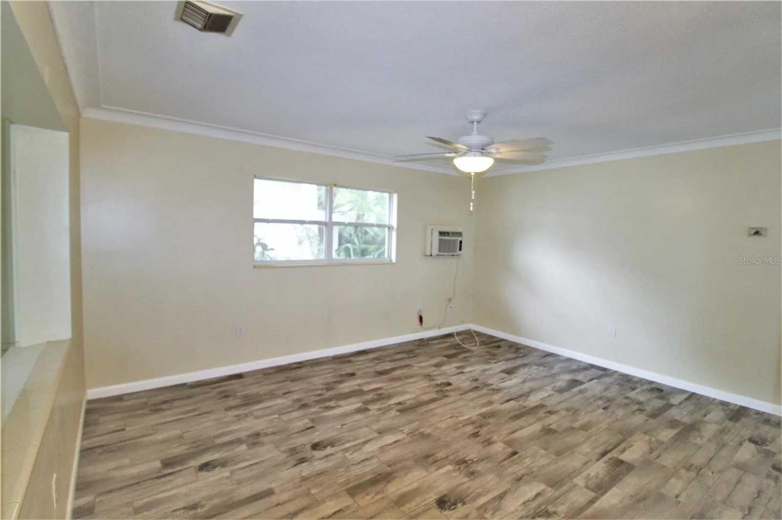 1935 EDGEWATER DR #1935, #1935