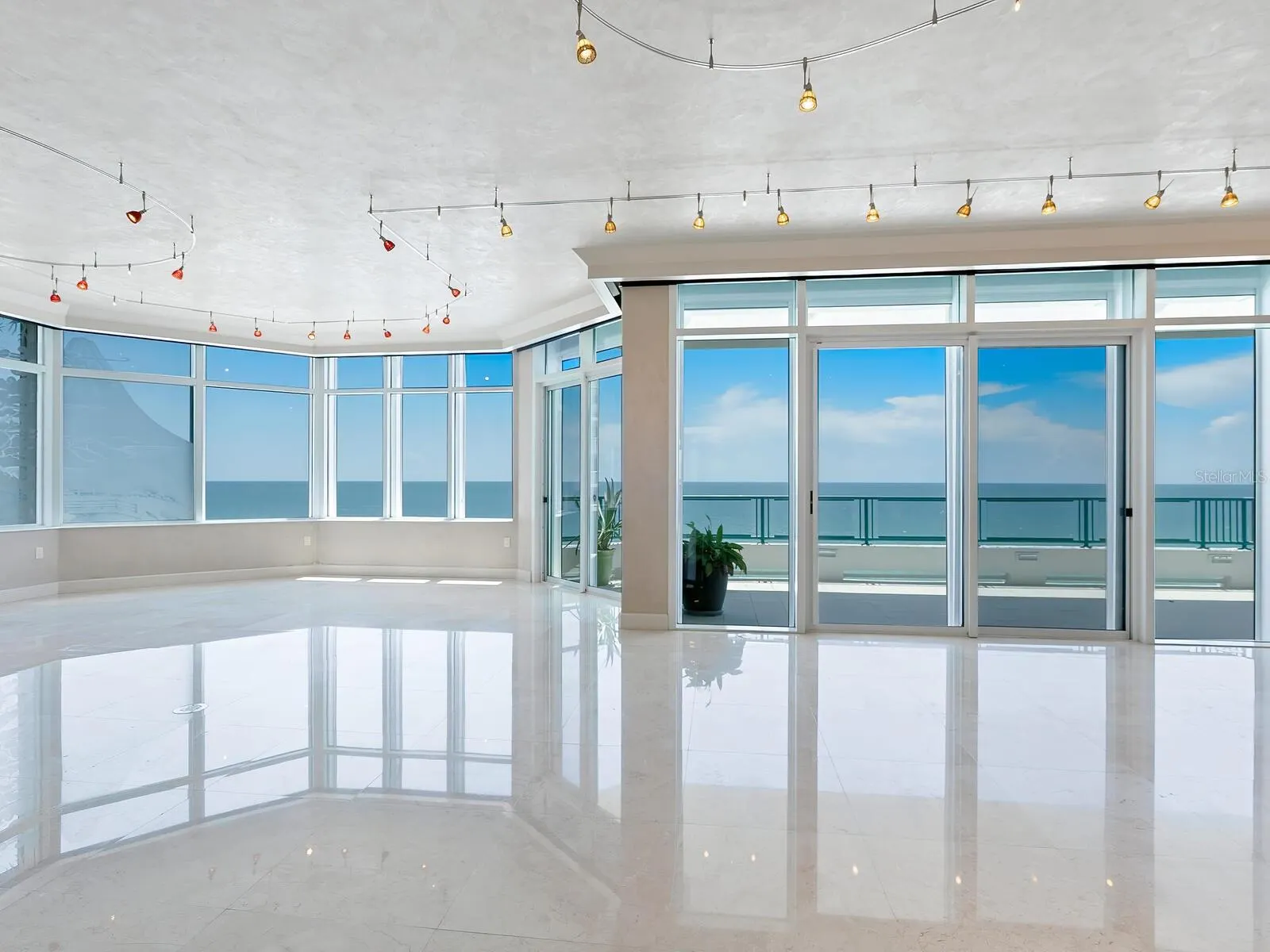 655 LONGBOAT CLUB RD #16B, #16B