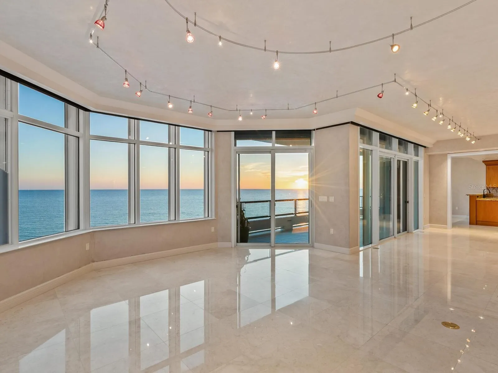 655 LONGBOAT CLUB RD #16B, #16B
