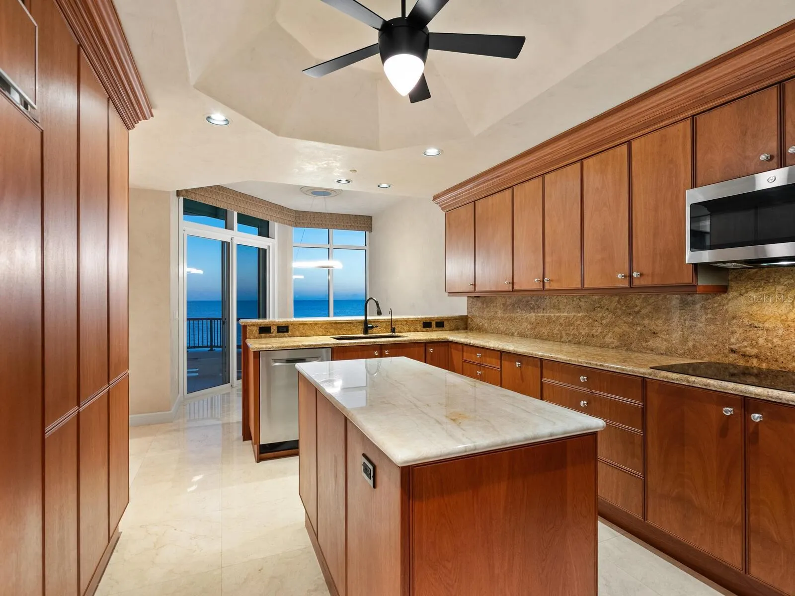 655 LONGBOAT CLUB RD #16B, #16B