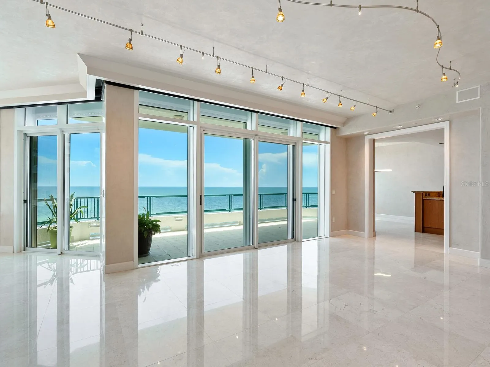 655 LONGBOAT CLUB RD #16B, #16B