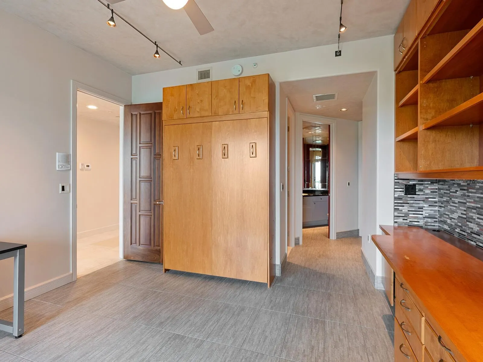 655 LONGBOAT CLUB RD #16B, #16B