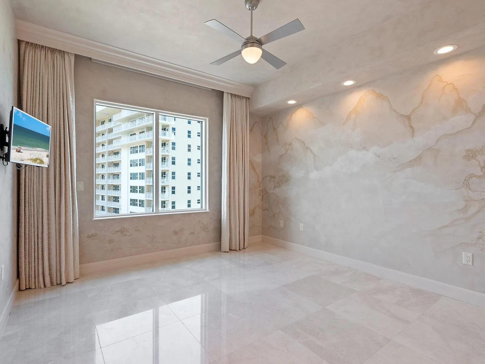 655 LONGBOAT CLUB RD #16B, #16B