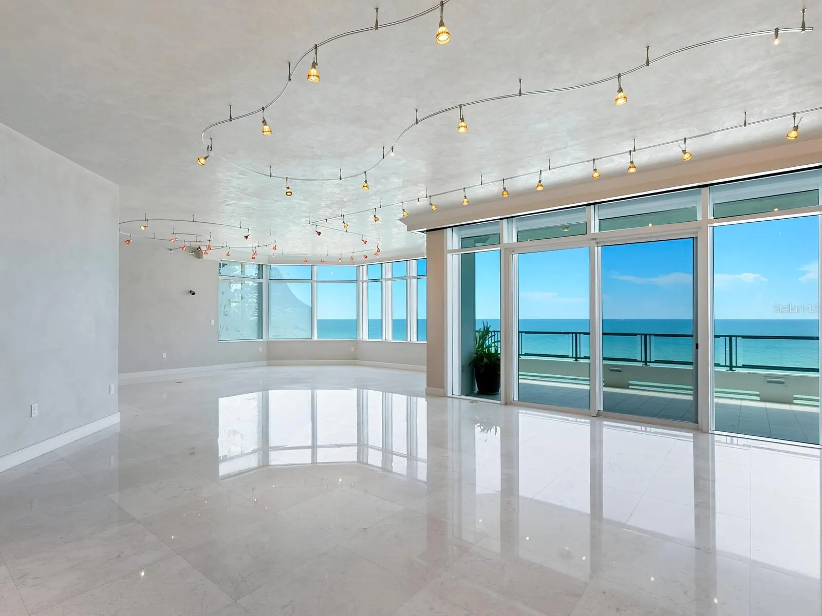 655 LONGBOAT CLUB RD #16B, #16B