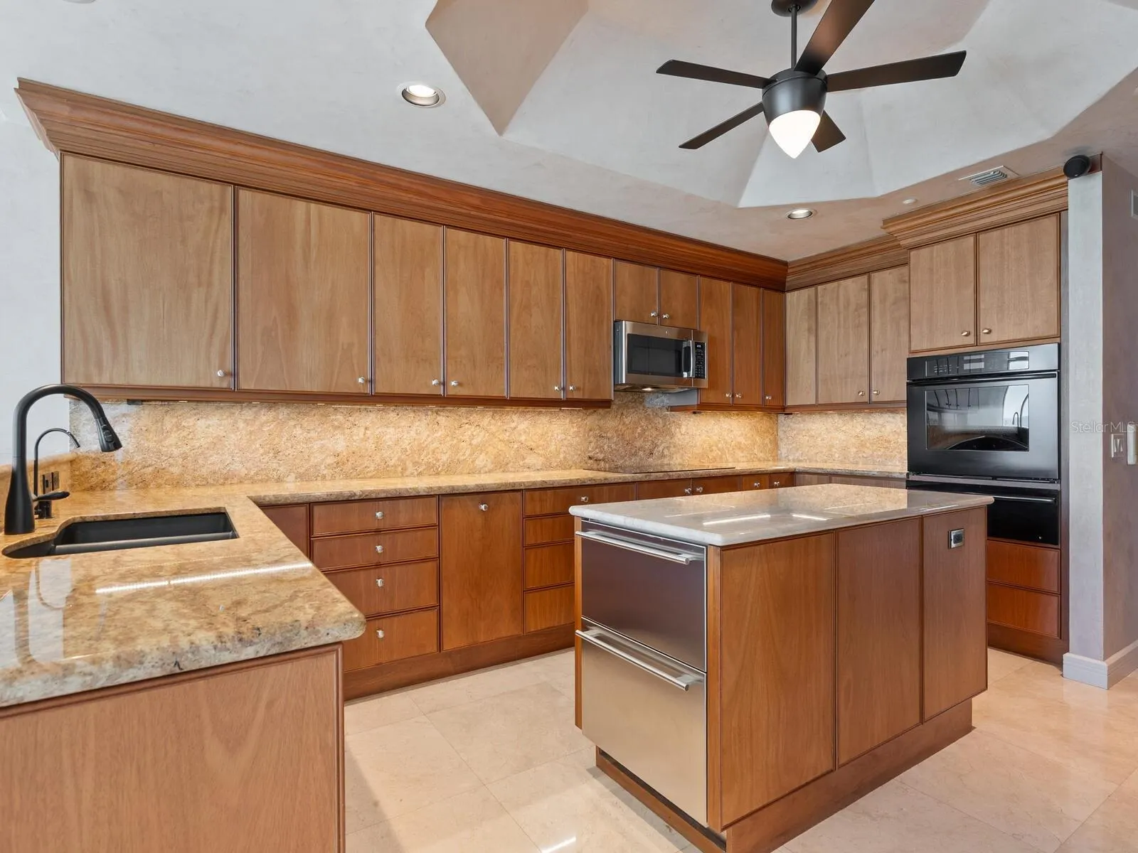 655 LONGBOAT CLUB RD #16B, #16B