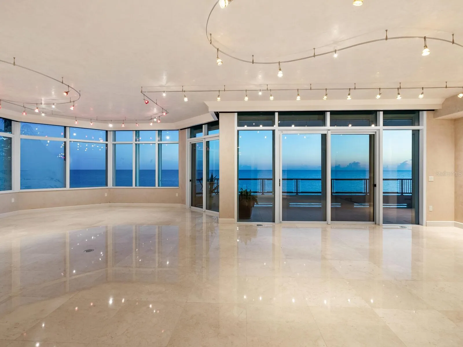 655 LONGBOAT CLUB RD #16B, #16B