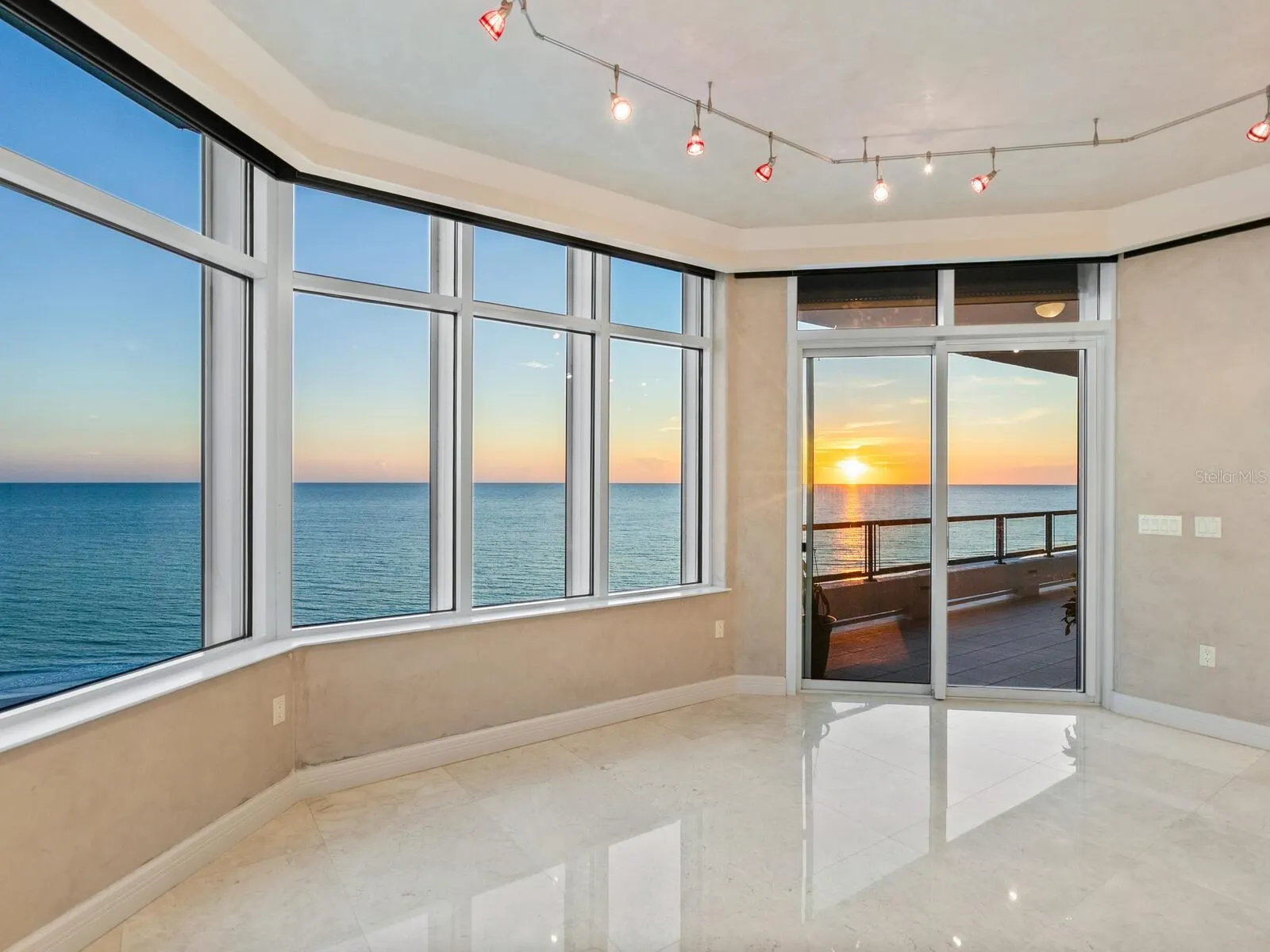 655 LONGBOAT CLUB RD #16B, #16B