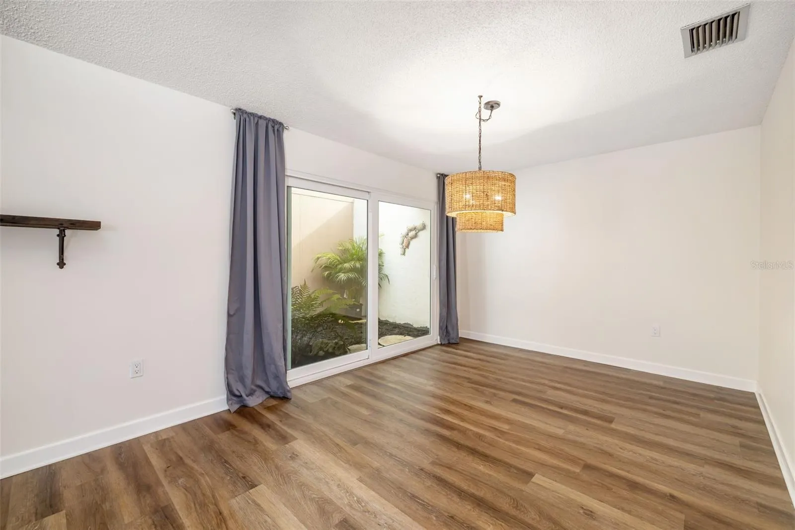 3500 N VILLAGE CT #221, #221