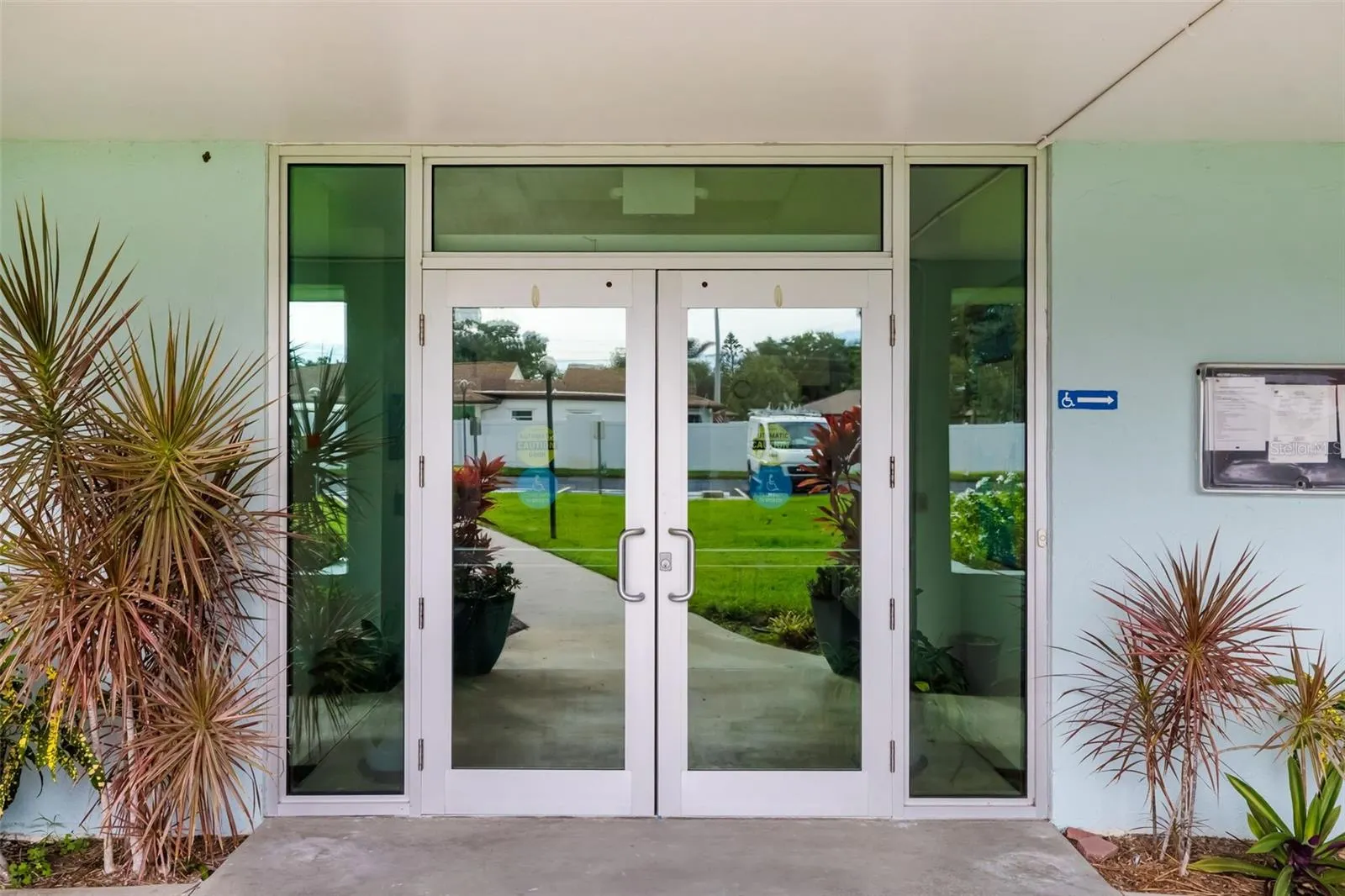 3500 N VILLAGE CT #221, #221