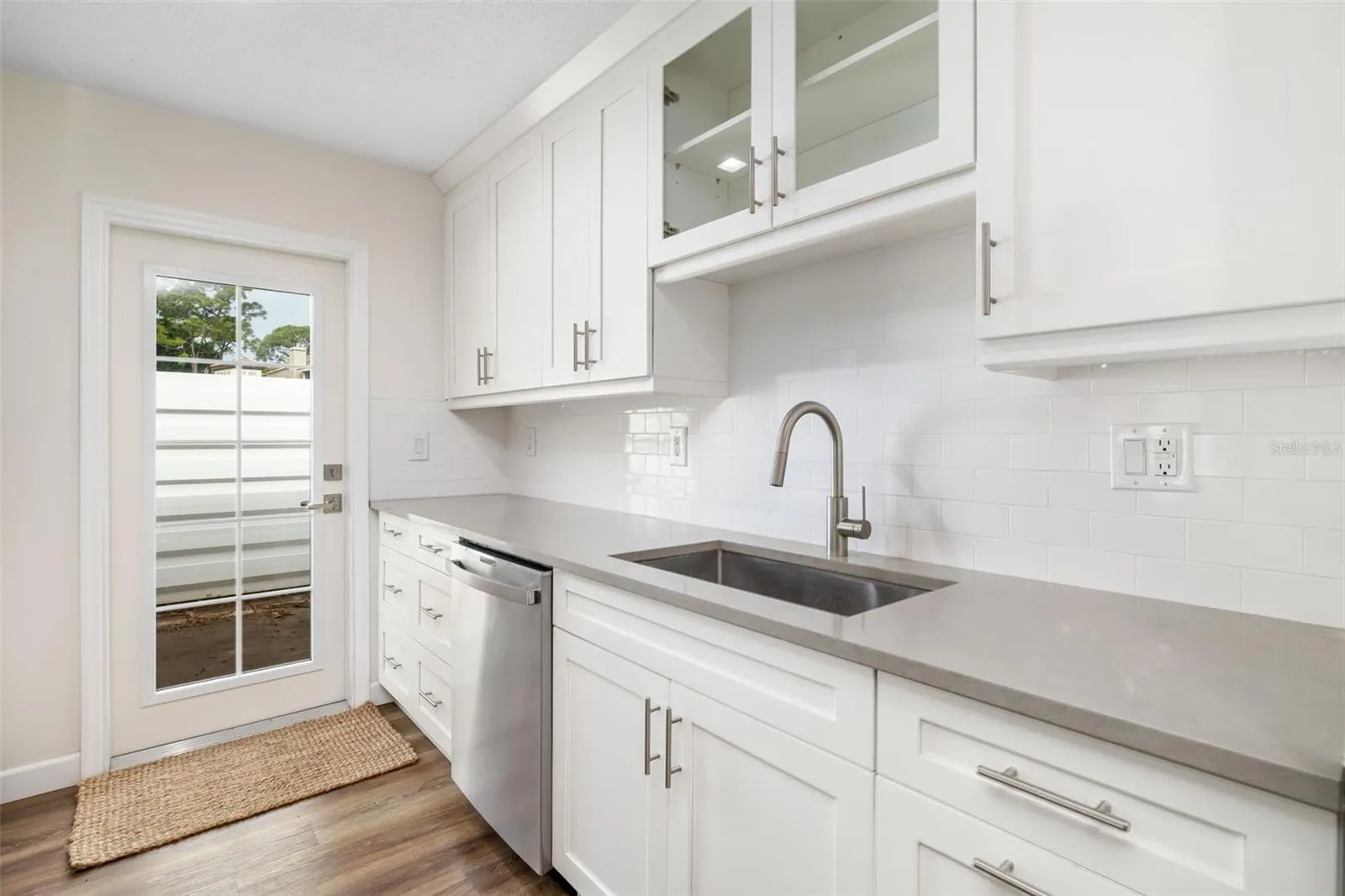 3500 N VILLAGE CT #221, #221