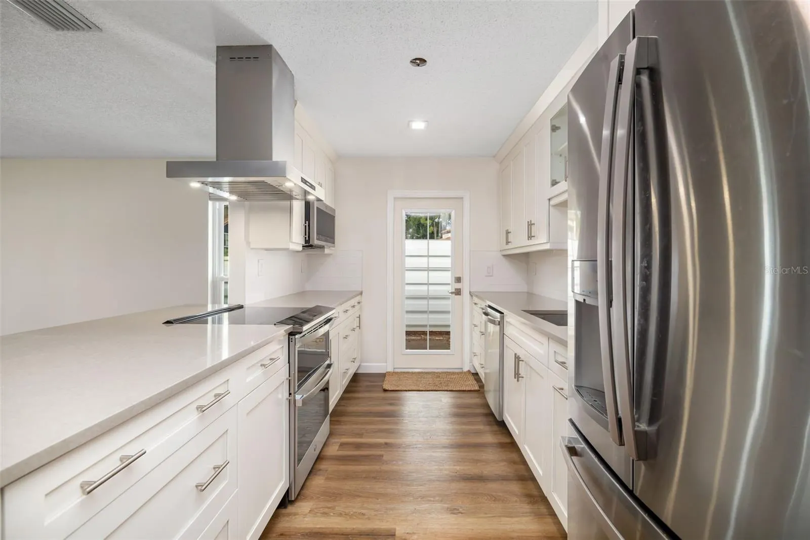 3500 N VILLAGE CT #221, #221