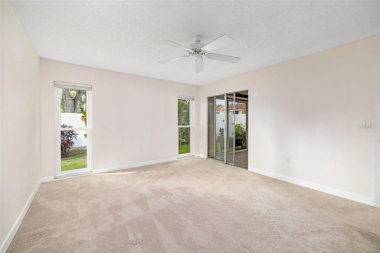 3500 N VILLAGE CT #221, #221