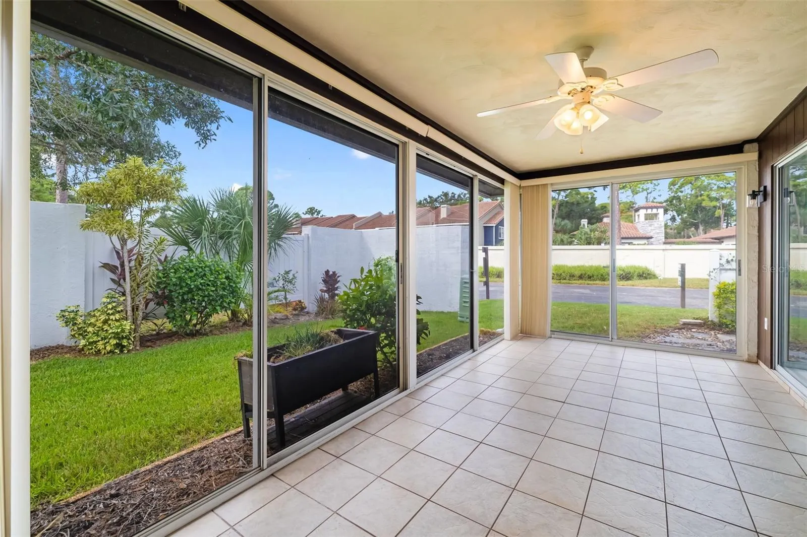 3500 N VILLAGE CT #221, #221