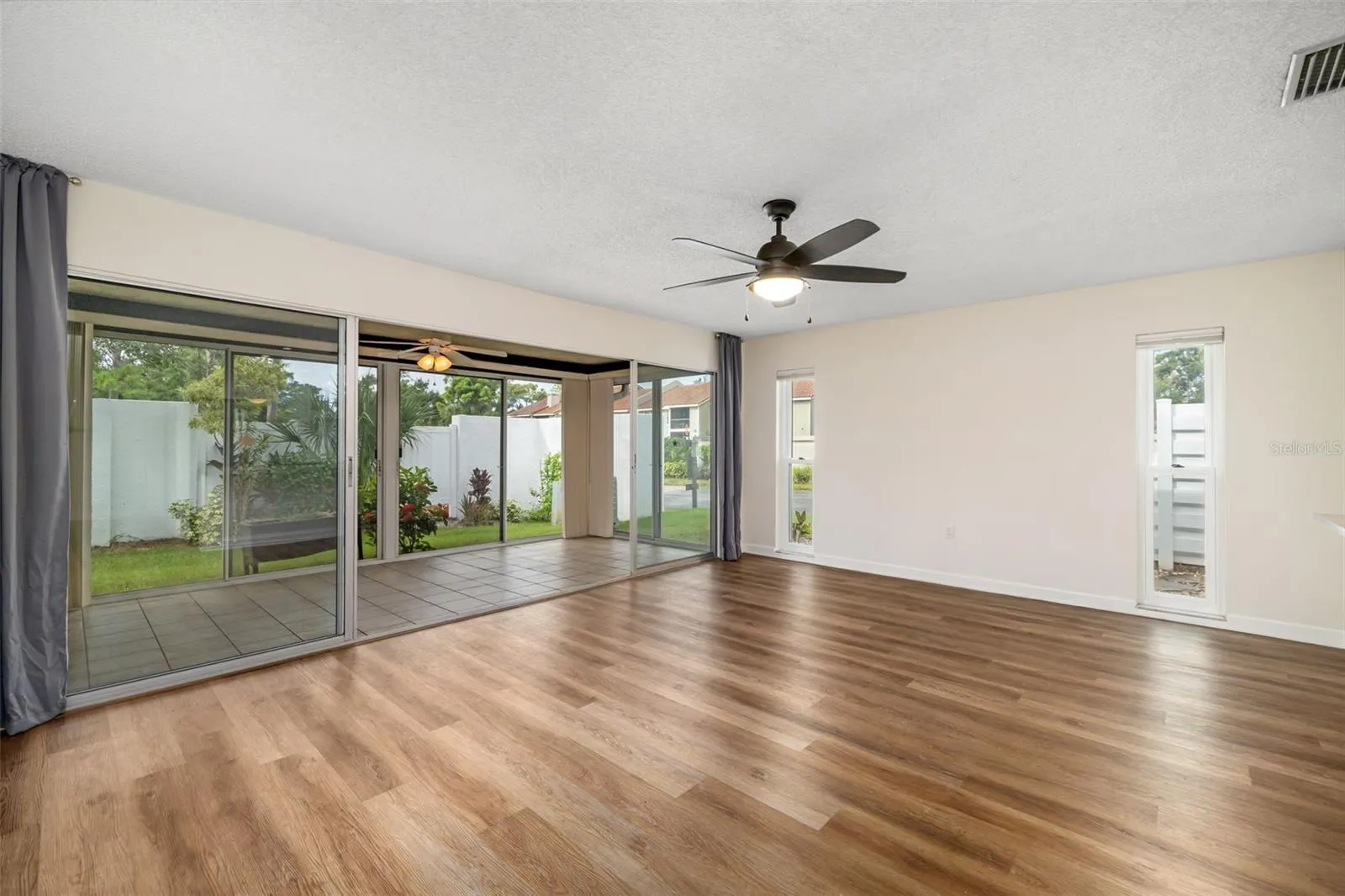 3500 N VILLAGE CT #221, #221
