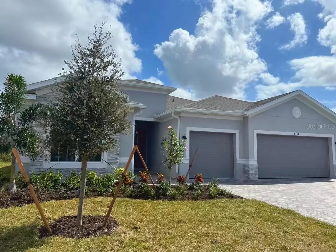8434 SAINT KITTS CIR