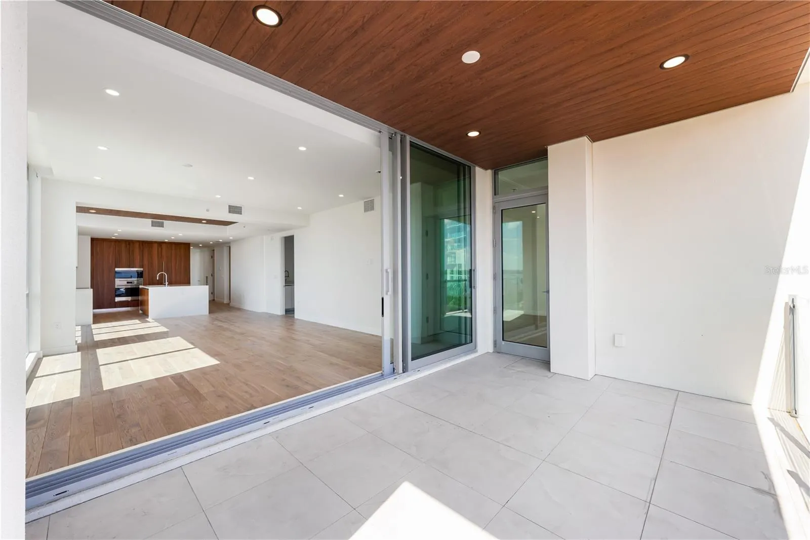 111 GOLDEN GATE PT #303, #303