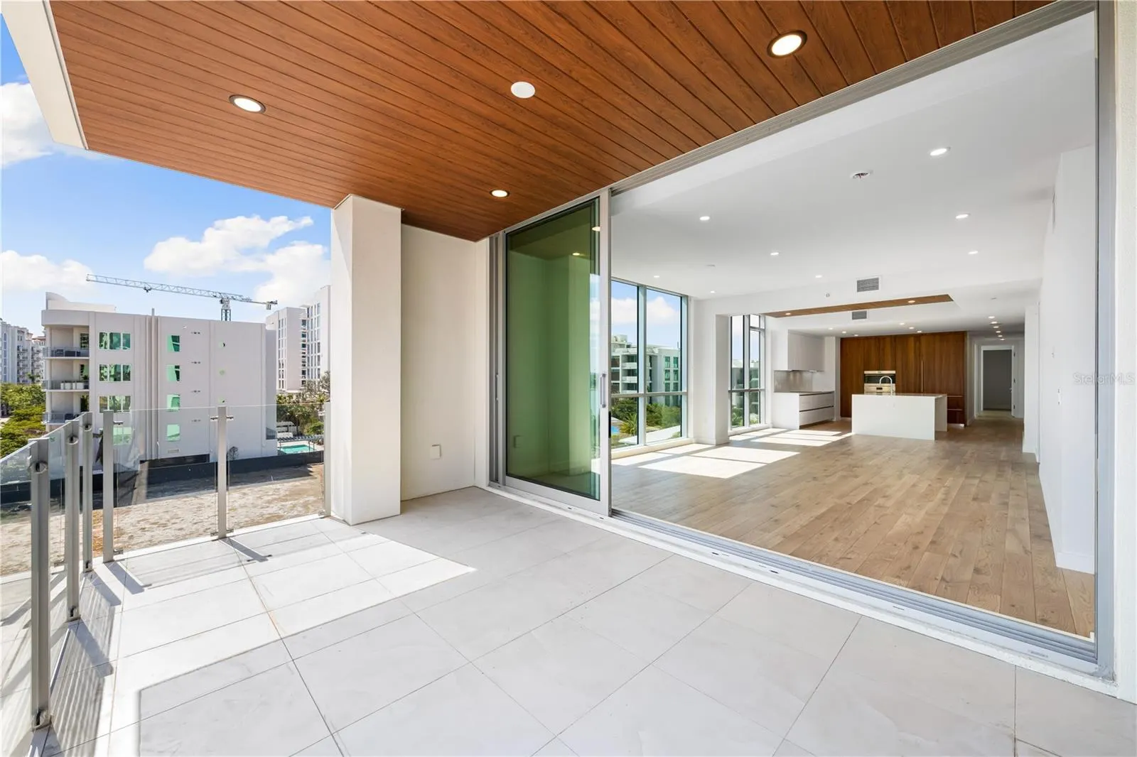 111 GOLDEN GATE PT #303, #303