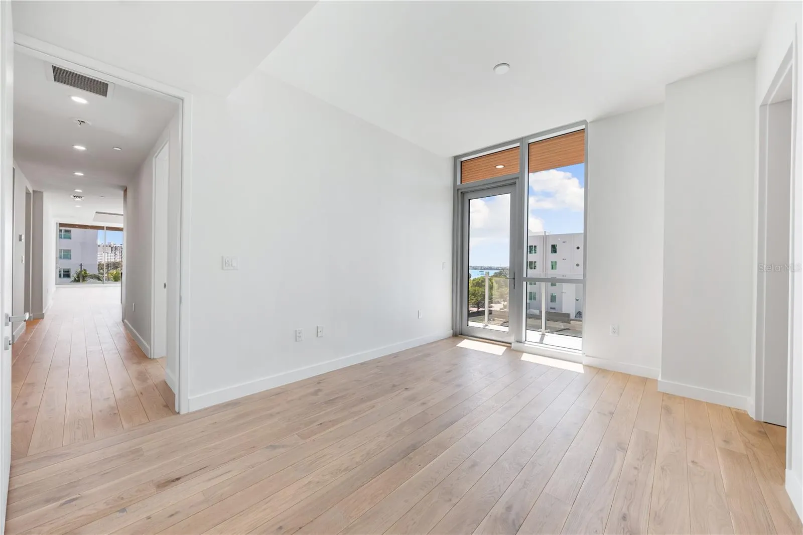 111 GOLDEN GATE PT #303, #303