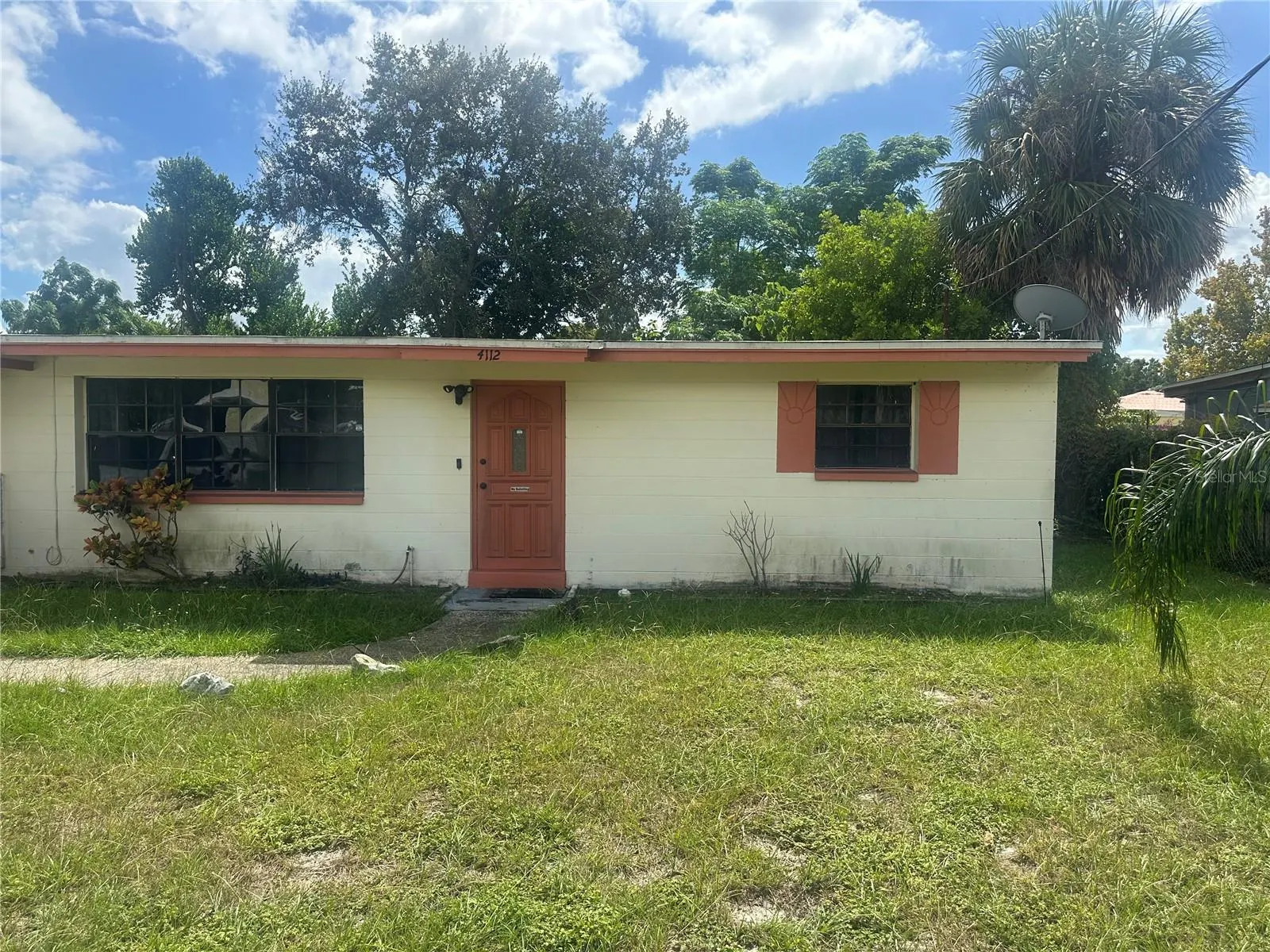 4112 W FAIRVIEW HTS