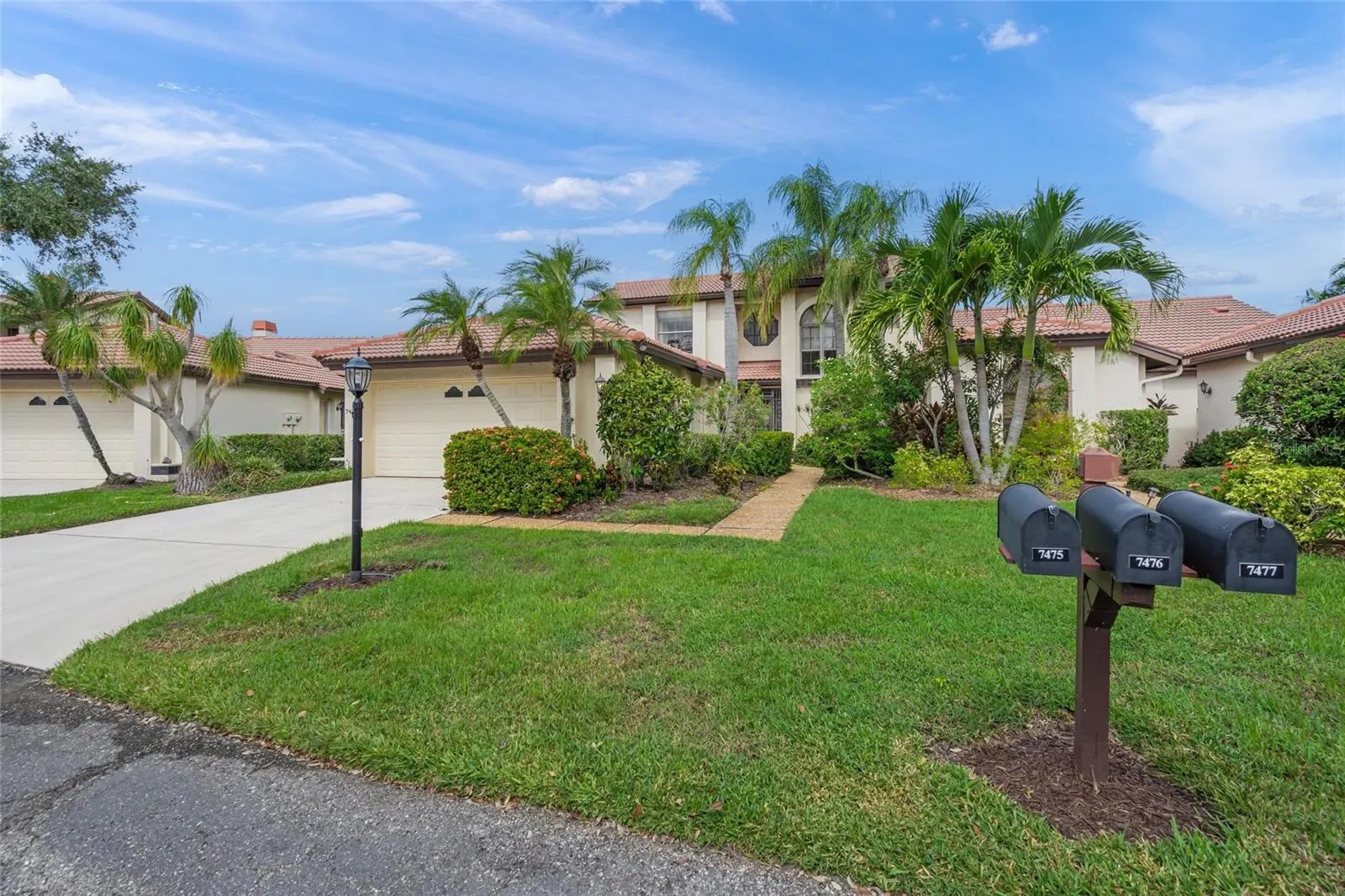 7475 OAK MOSS DR #20, #20