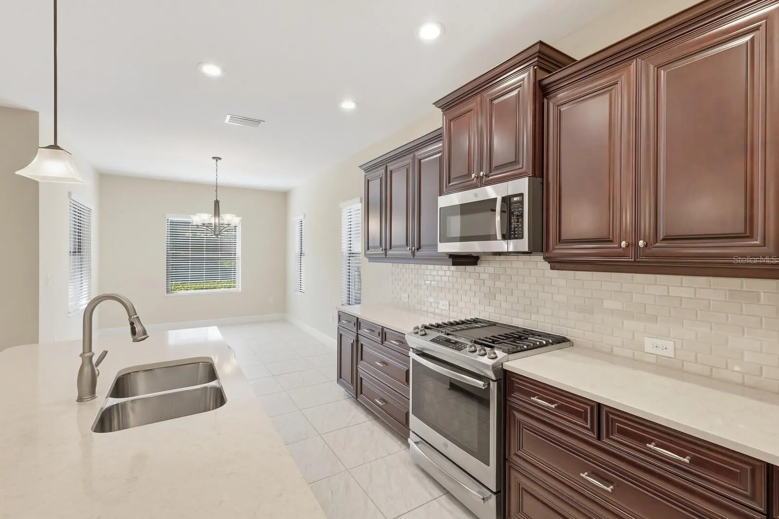 220 BENEDETTO CT