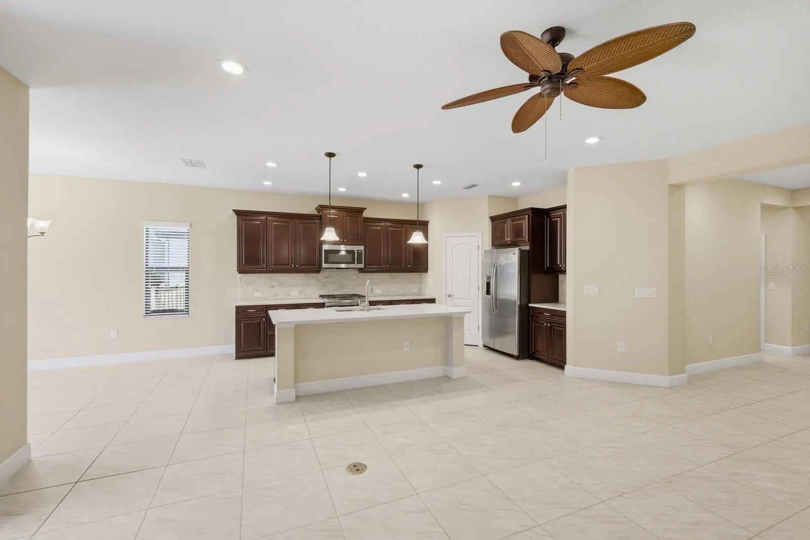 220 BENEDETTO CT