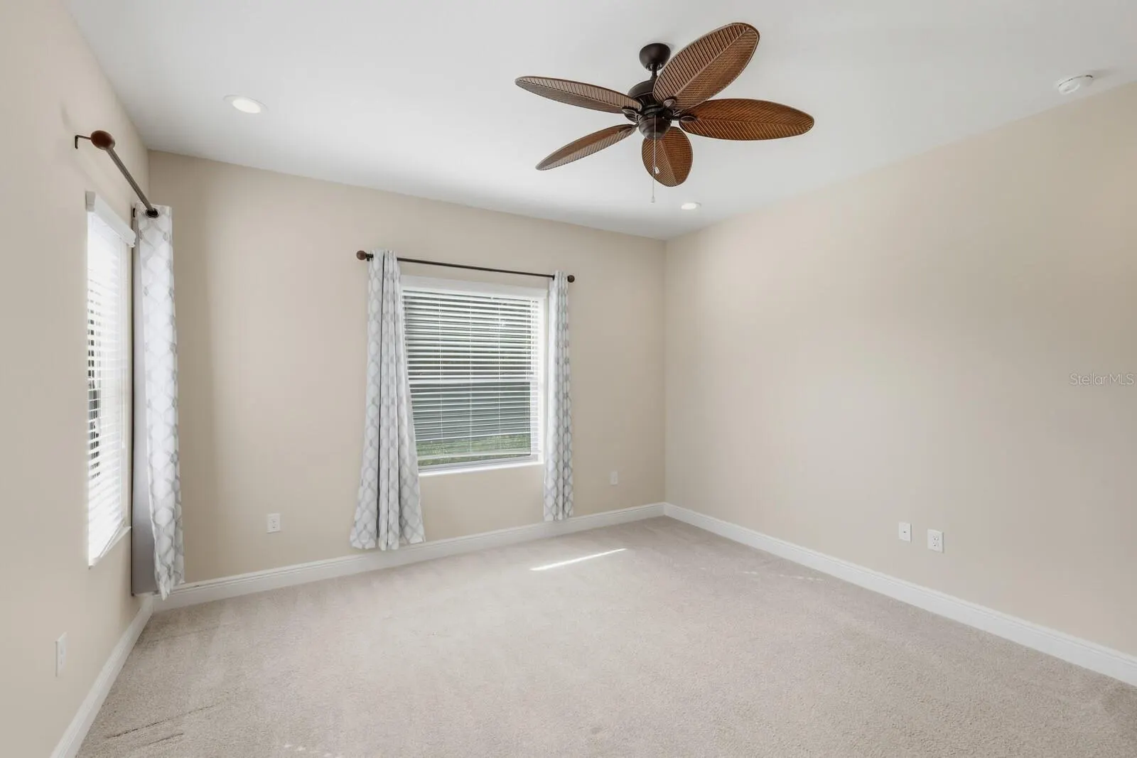 220 BENEDETTO CT