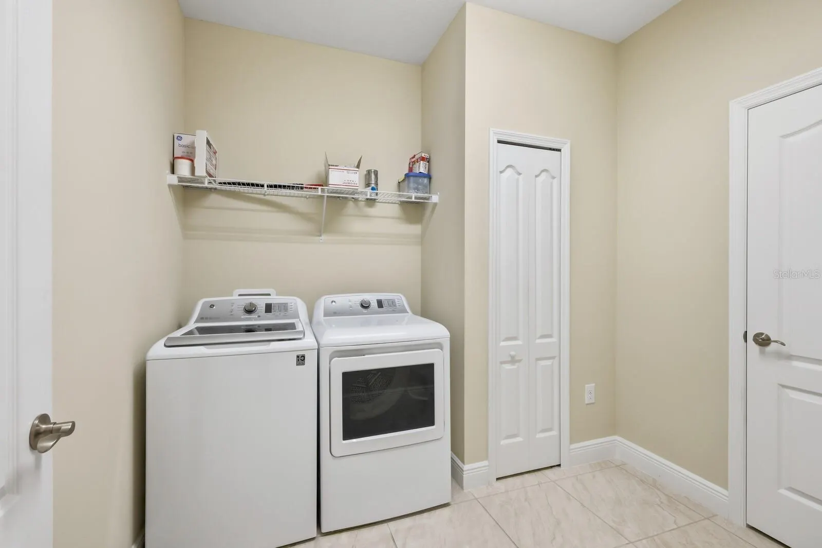 220 BENEDETTO CT