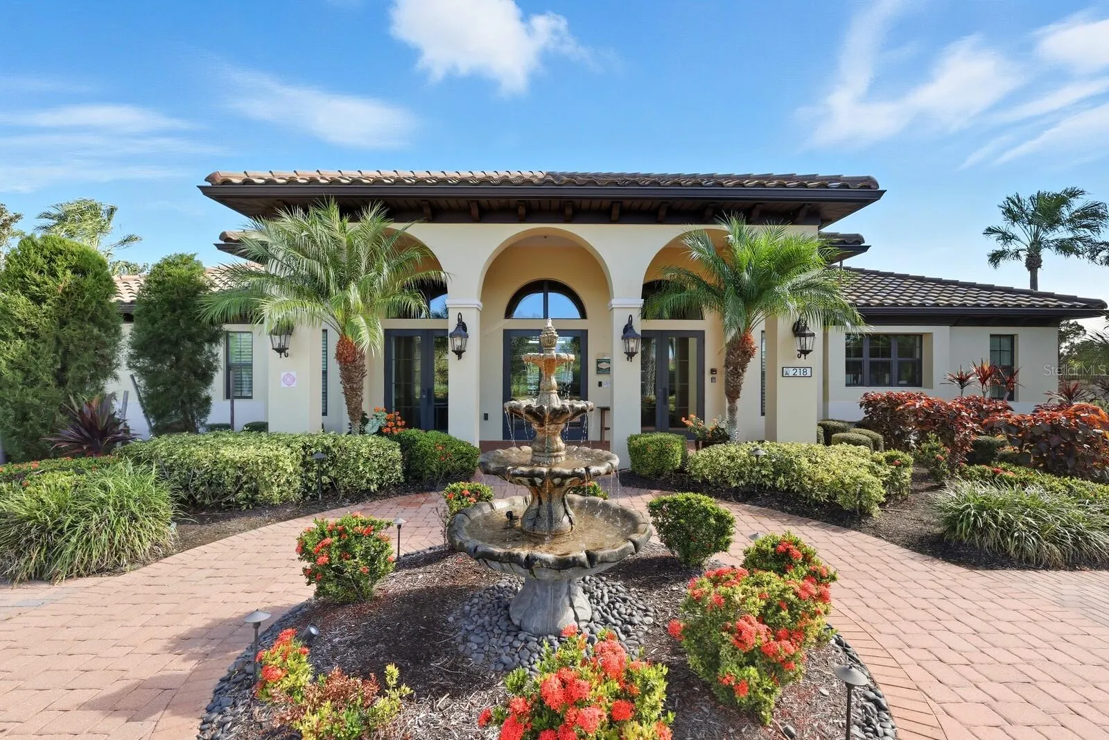 220 BENEDETTO CT