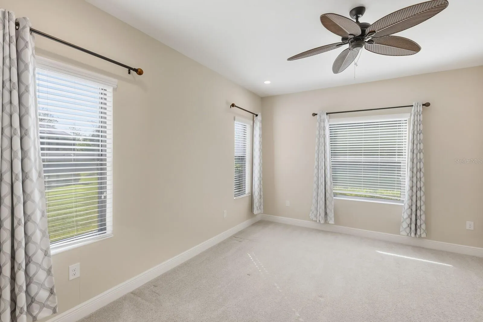 220 BENEDETTO CT