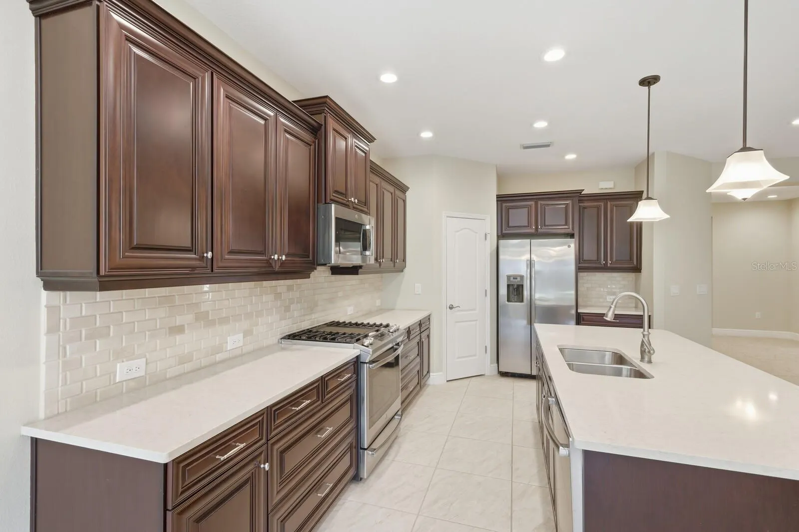 220 BENEDETTO CT