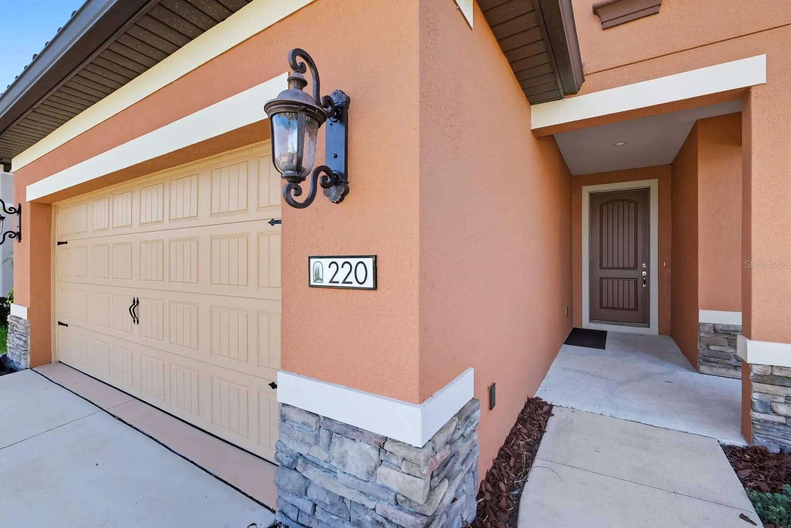 220 BENEDETTO CT