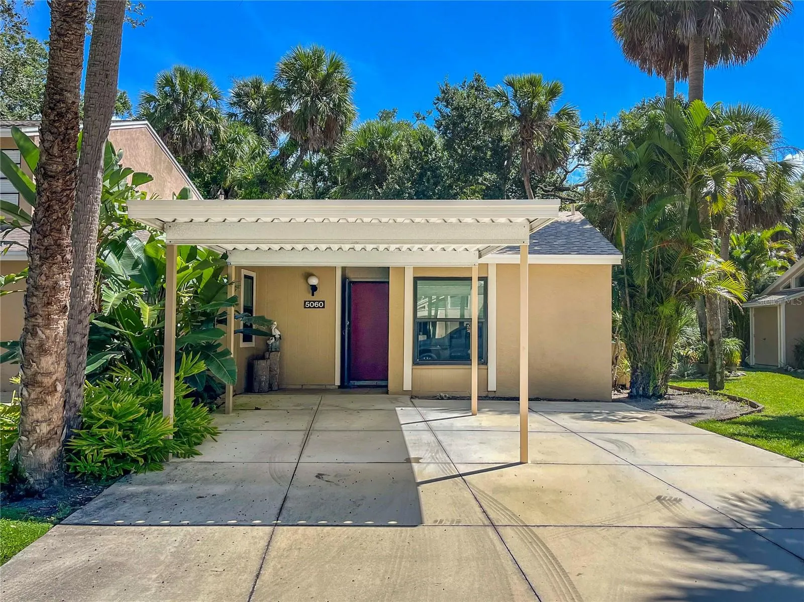 5060 VILLAGE GARDENS DR #134, #134