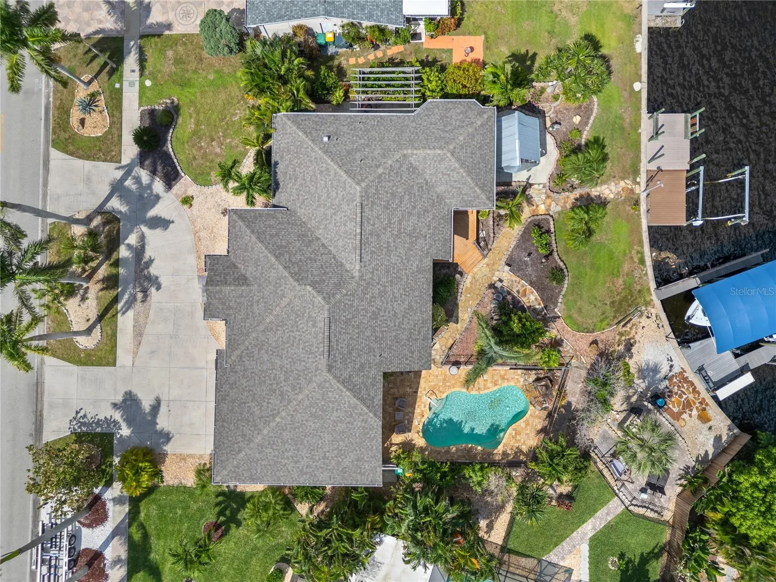 150 COUSLEY DR SE